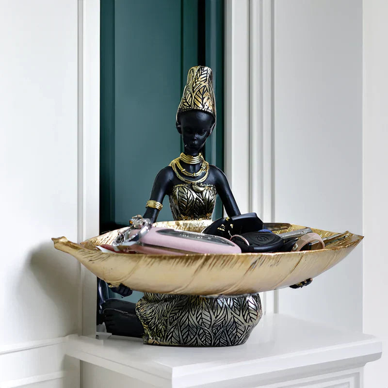 Exotische Frauen Skulptur mit Schlüsselorganisator – Künstlerische Aufbewahrungslösung