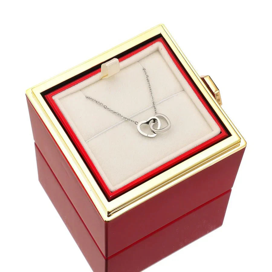 EternaBloom - Geschenkbox mit Halskette und konservierten Rosen in einer Luxusbox