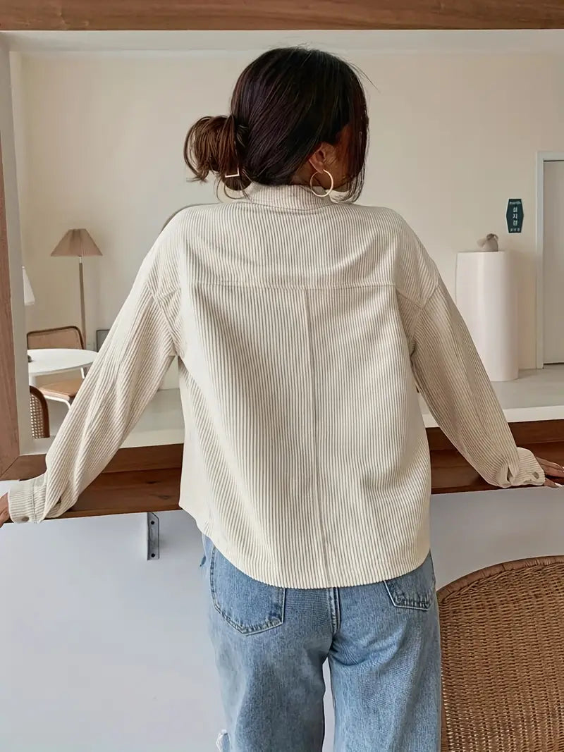 Emilia Langärmelige Samtjacke mit Knöpfen und Taschen – Zeitlos & Stilvoll