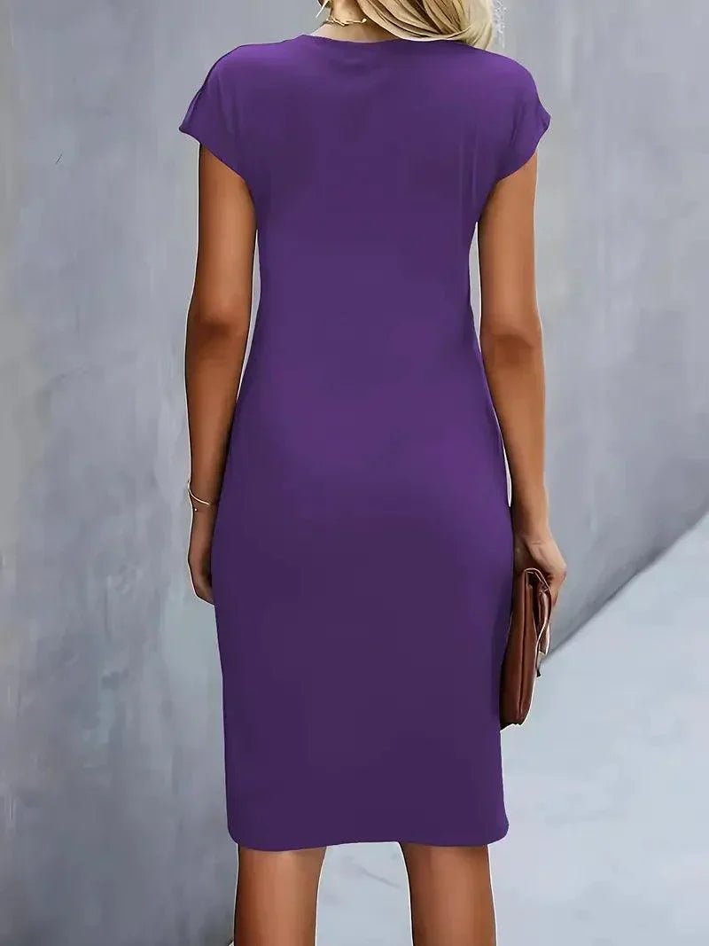 Emilia Kleine Kleid mit Rundhalsausschnitt – Elegante und Zeitlose Passform
