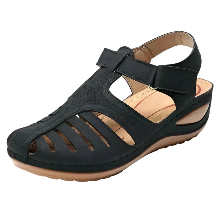Georgina - Elegante Keilabsatzsandalen mit Ausschnitt und Knöchelriemen