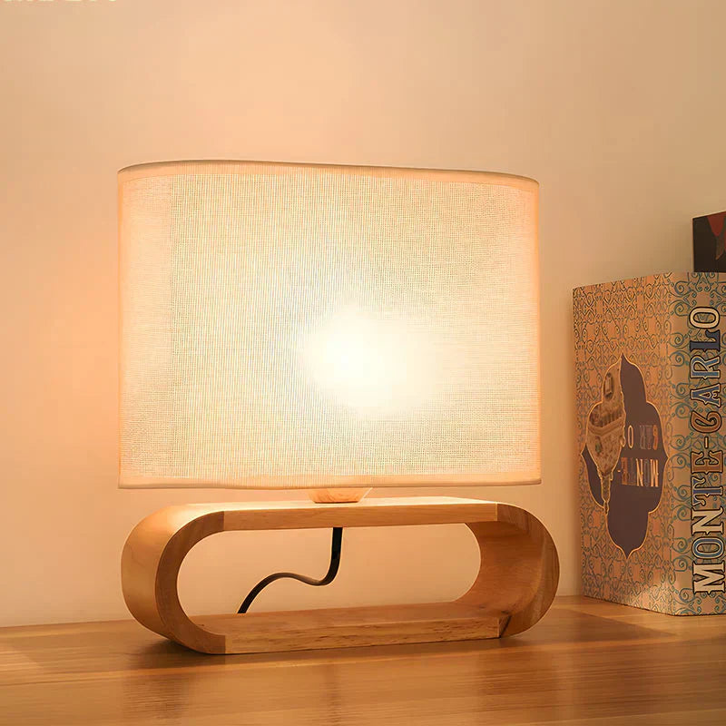 LumiWood – Moderne Tischlampe mit einzigartigem Holzfuß