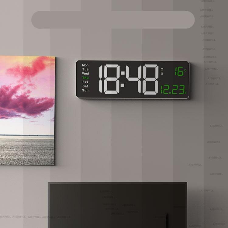 LumiTime Elegante Digitale Uhr – Modernes Design & Beleuchteter Bildschirm