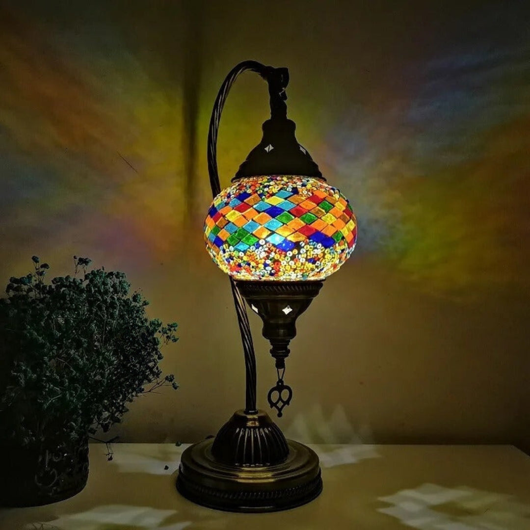 VibrantStyle - farbenfrohe Glasmosaiklampe