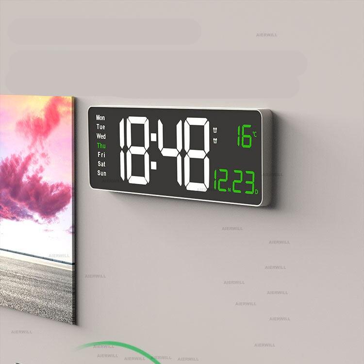 LumiTime Elegante Digitale Uhr – Modernes Design & Beleuchteter Bildschirm