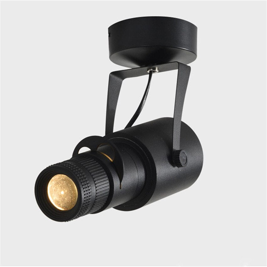 LumiFlex - Verstellbare moderne Spotlights für präzise Beleuchtung