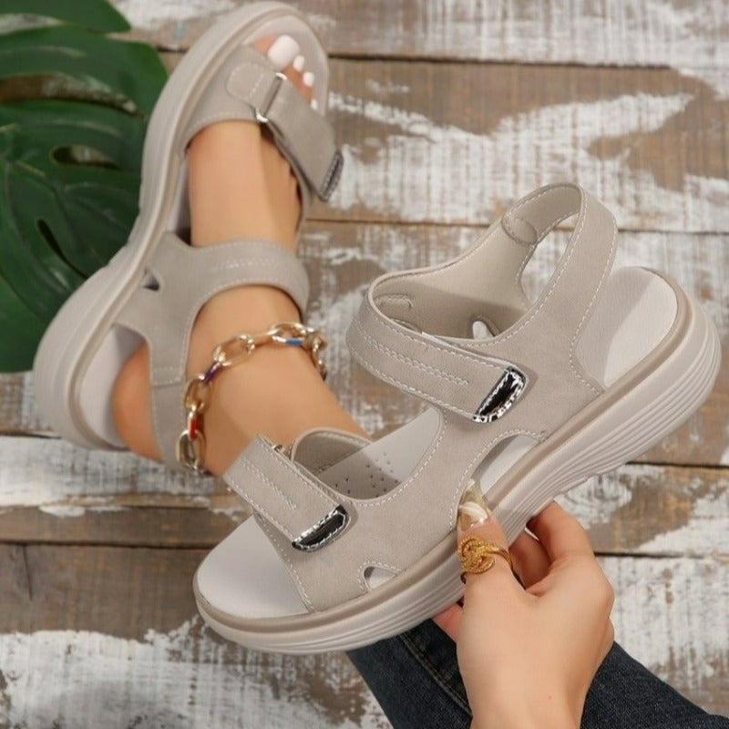 Andie - Verstellbare Plateausandalen mit zwei Riemen