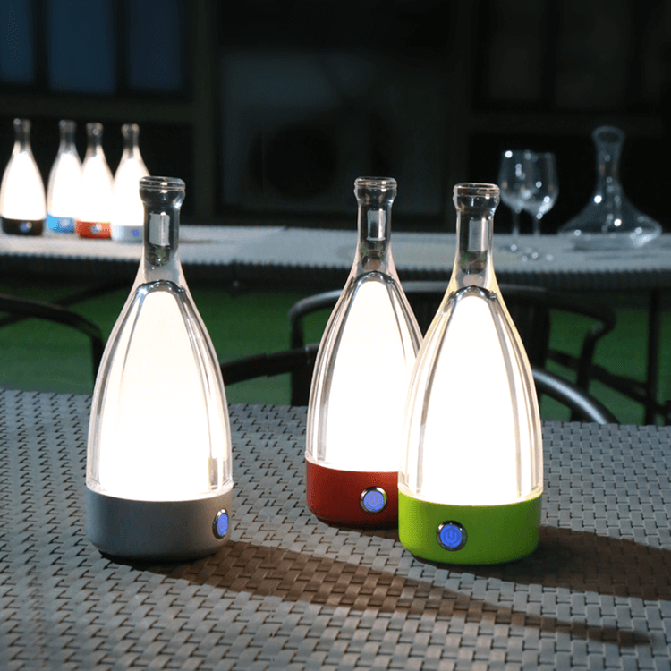 LuminaBottle - Touch-Steuerung Flasche-förmige Tischlampe mit USB-Ladegerät