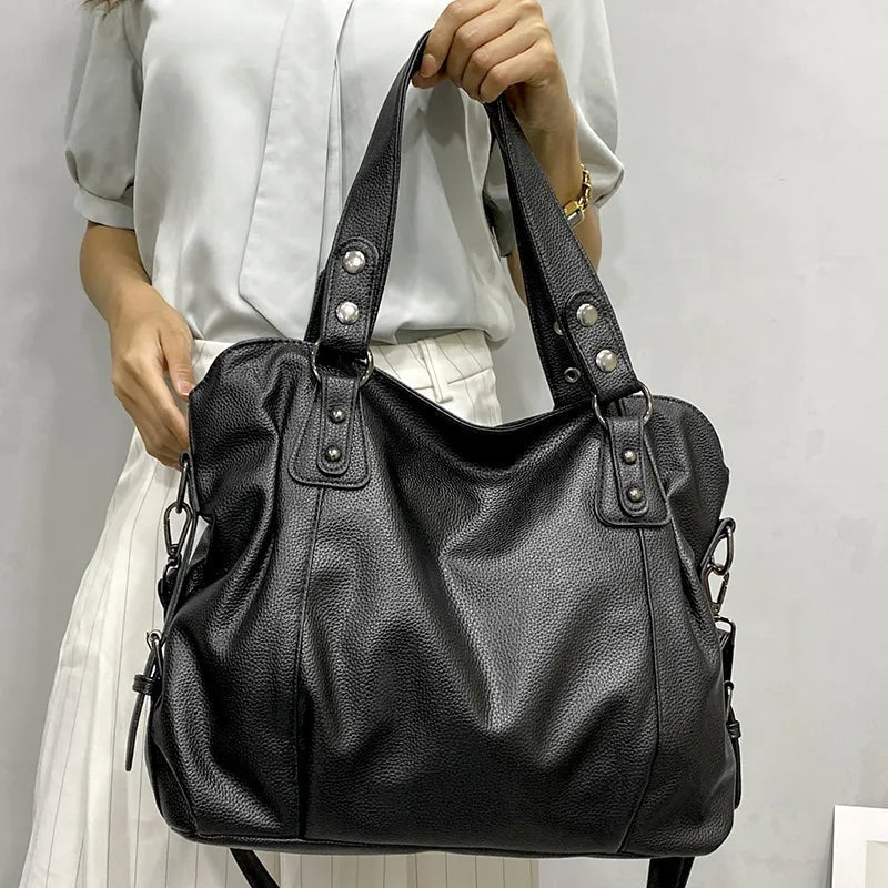 Ethel - Unkomplizierte große Schultertasche mit Nieten