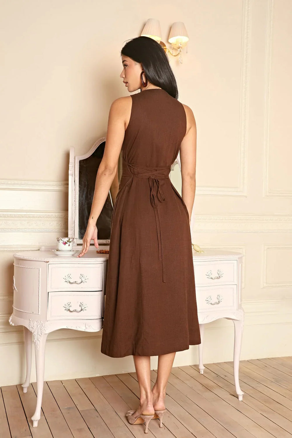 Ariane Ärmellose Midikleid mit Knöpfen