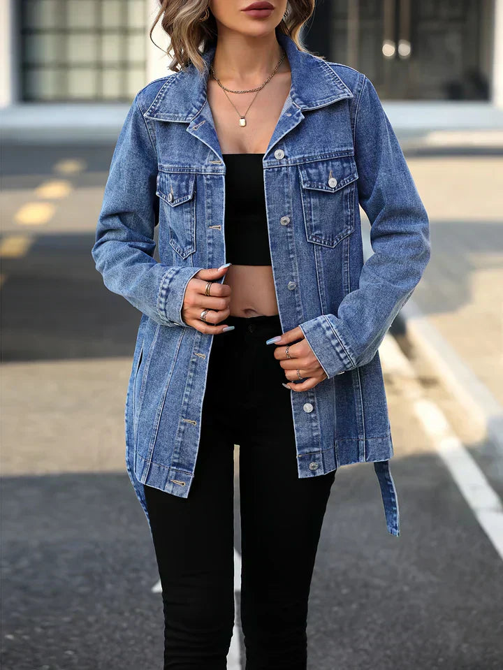 Emma mittellange Jacke mit Gürtel und mehreren praktischen Taschen