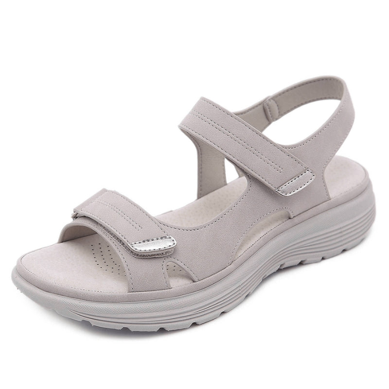 Andie - Verstellbare Plateausandalen mit zwei Riemen