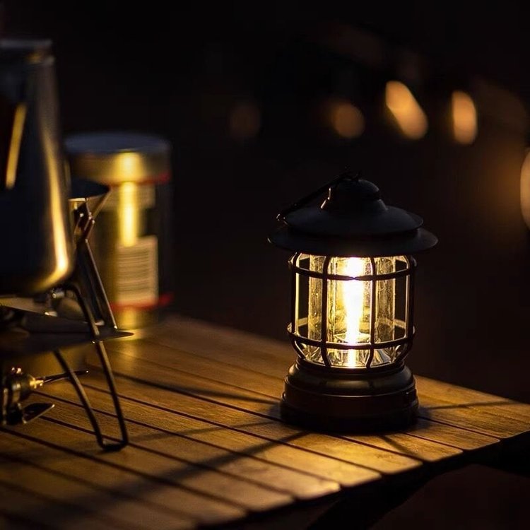 RetroLume – Vintage-Lüster mit elegantem Lampenschirm für nostalgische Pendelleuchten