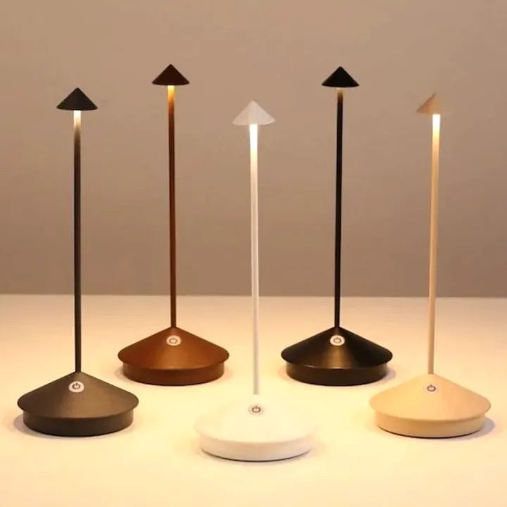 LumaGlow - Minimalistische und energieeffiziente LED-Schreibtischlampe