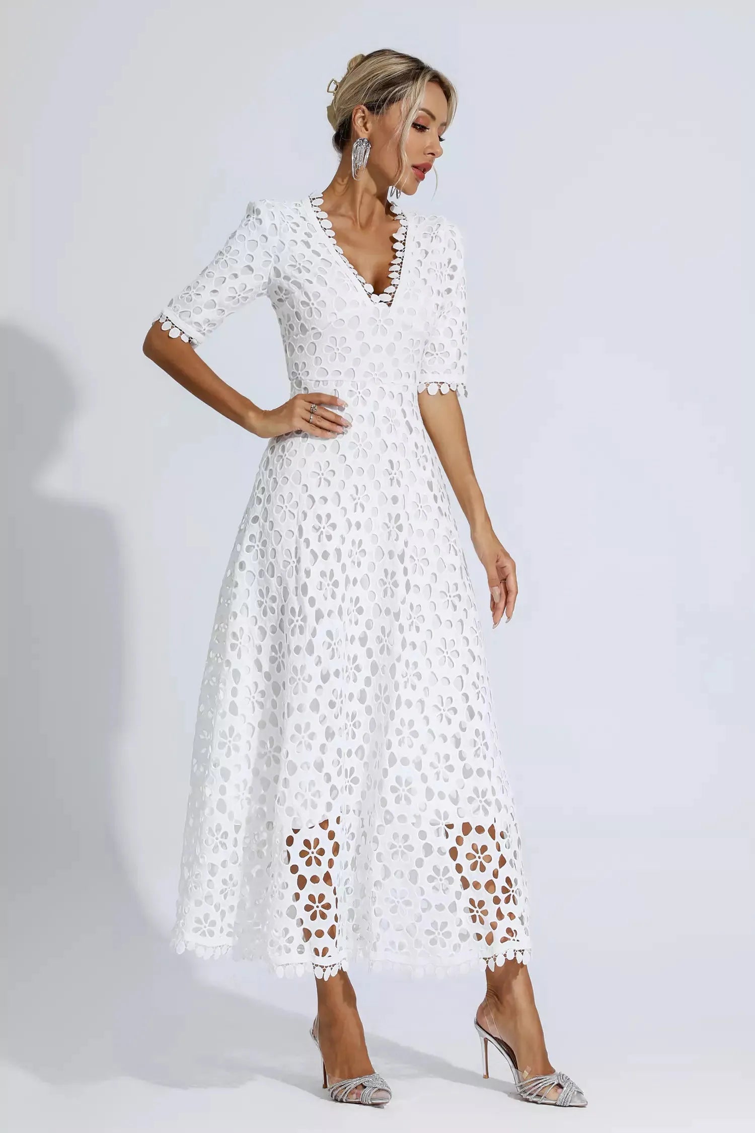 Liana Elegante Blumenkleid mit V-Ausschnitt und Spitzen