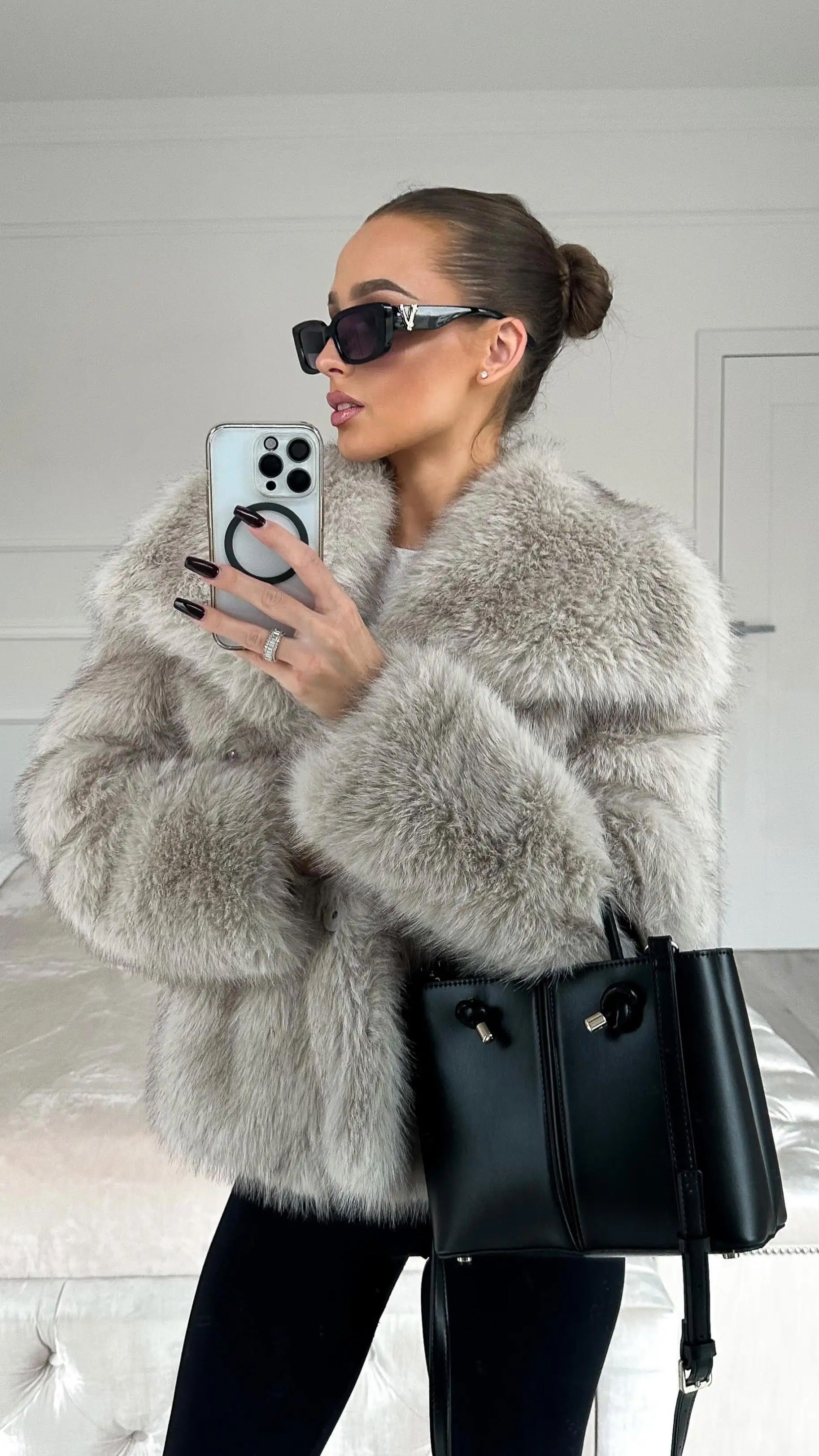 Corrine - Oversized-Imitatpelzjacke mit breitem Kragen