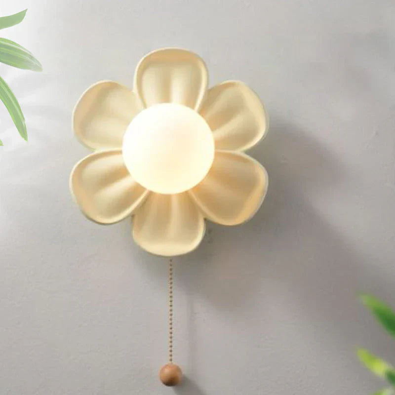 BlomstraLys Künstlerische Blumen Wandleuchte mit Elegantem Design
