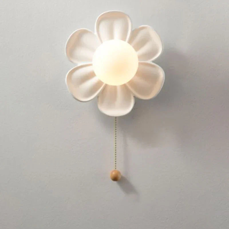 BlomstraLys Künstlerische Blumen Wandleuchte mit Elegantem Design