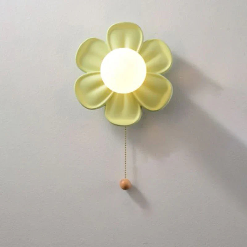 BlomstraLys Künstlerische Blumen Wandleuchte mit Elegantem Design