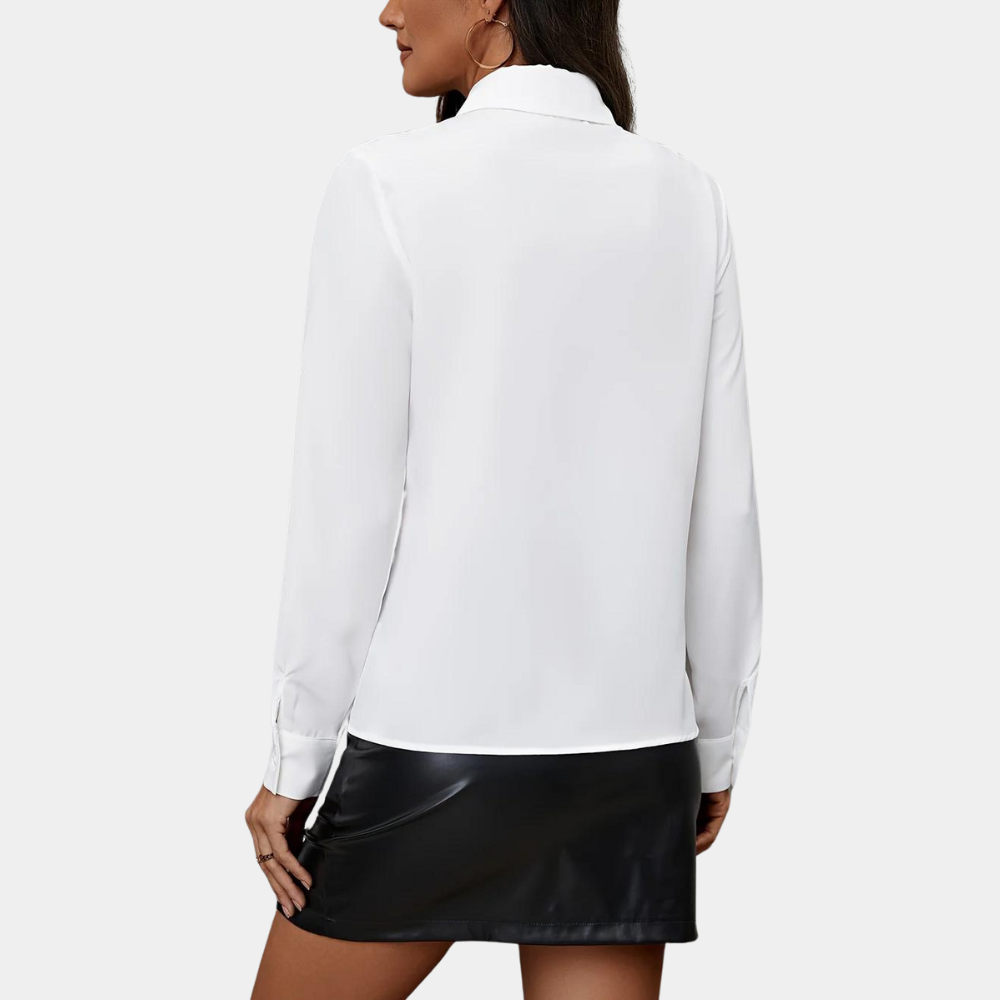 Clara – Elegante Rüschenbluse mit Knopfverschluss und langen Ärmeln