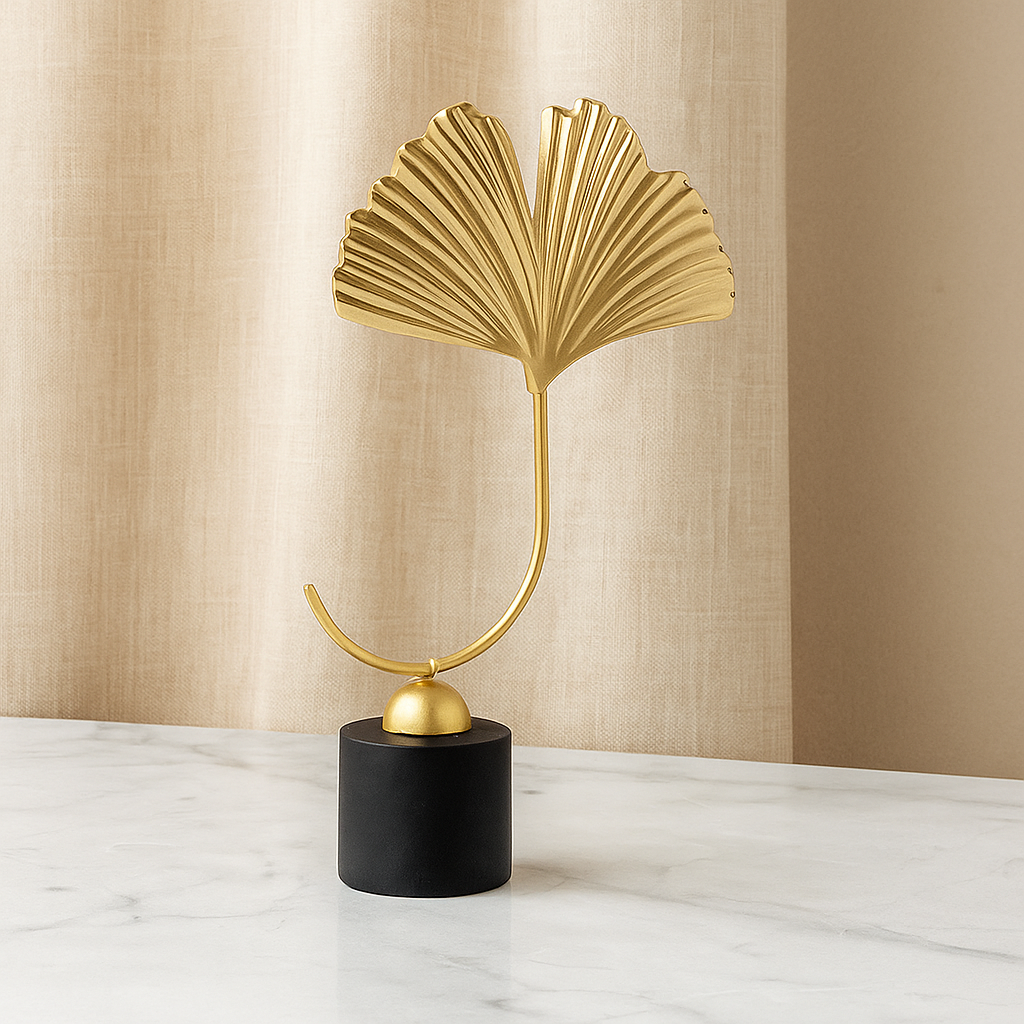 GoldenGrove – Minimalistische Ginkgoblatt-Skulptur für eleganten natürlichen Charme