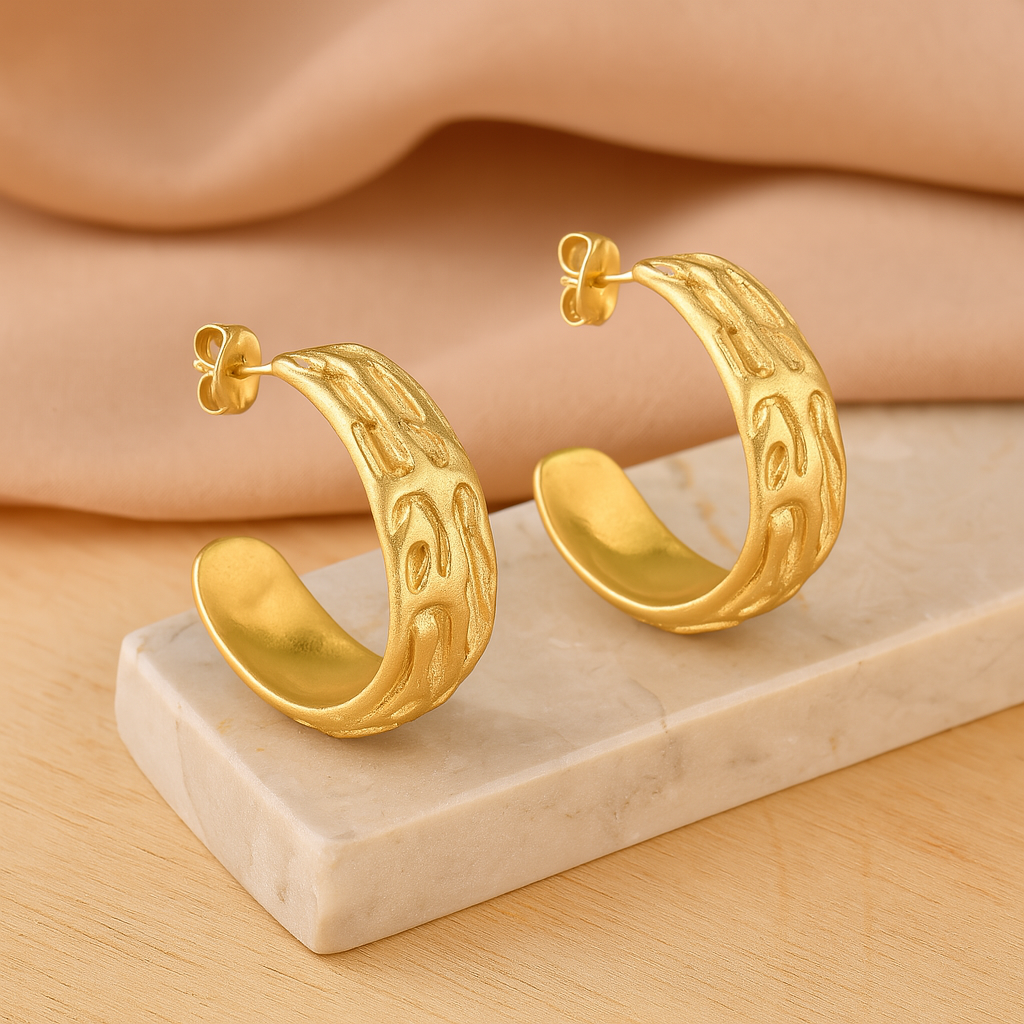 Lunéa minimalistischer Hoop-Ohrring