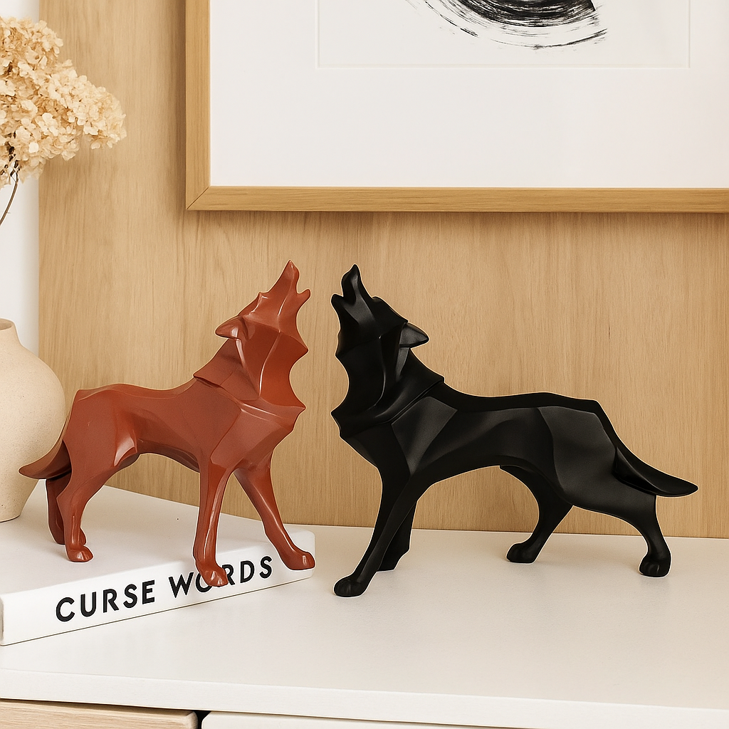 LupoForm – Geometrische Wildschwein-Skulptur mit spitzwinkligem Design für moderne Räume