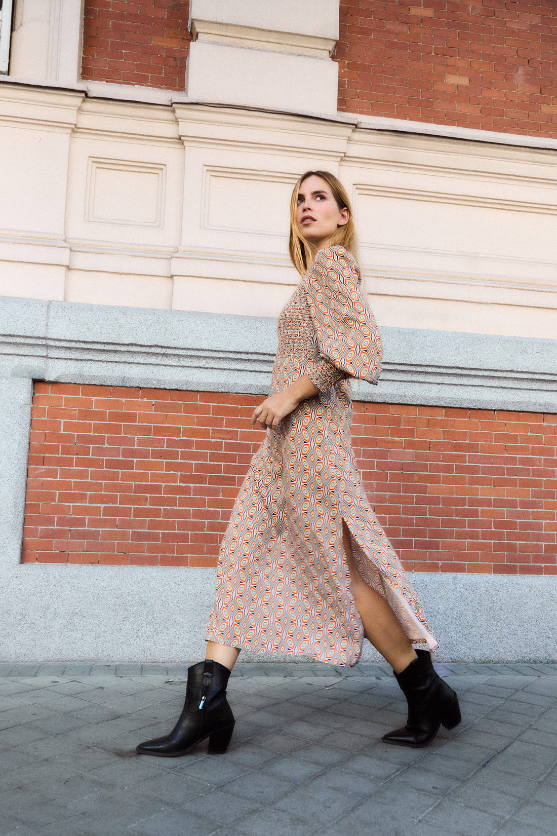 Elodie Casual Lang bedrucktes Kleid mit Puffärmeln
