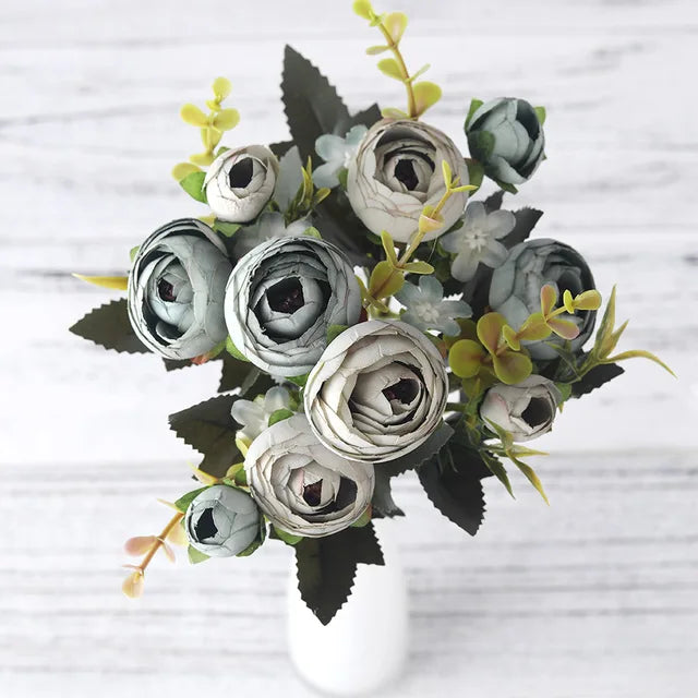 BloomLuxe – Elegante künstliche Ranunkel-Blumenarrangements