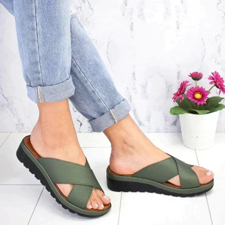 Tarah - Schlanke Sandalen mit überkreuztem Riemen