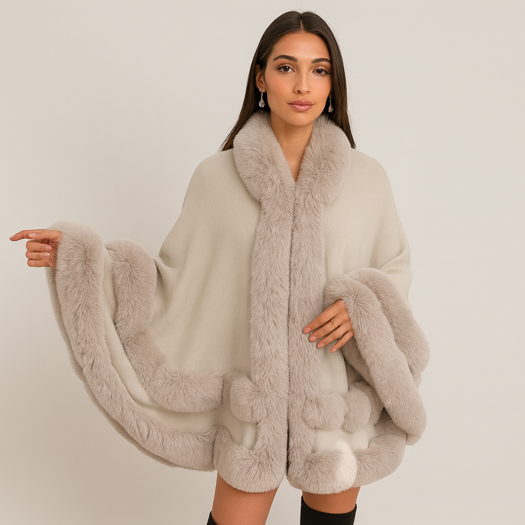 Friedela | Cape-Mantel mit flauschigem Besatz und Kapuze in Übergröße