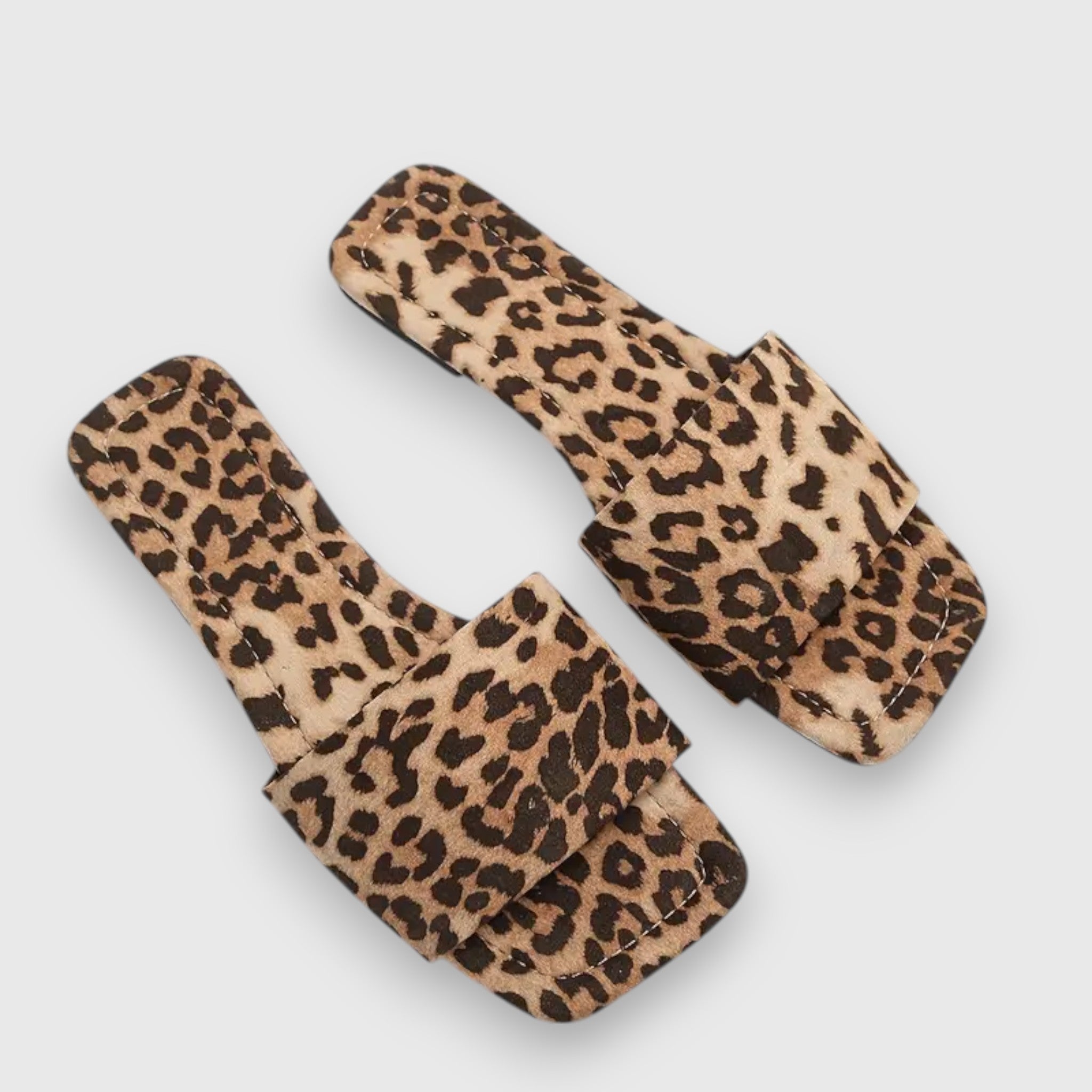 Maxine - Schicke leopardgeprintete flache Sandale