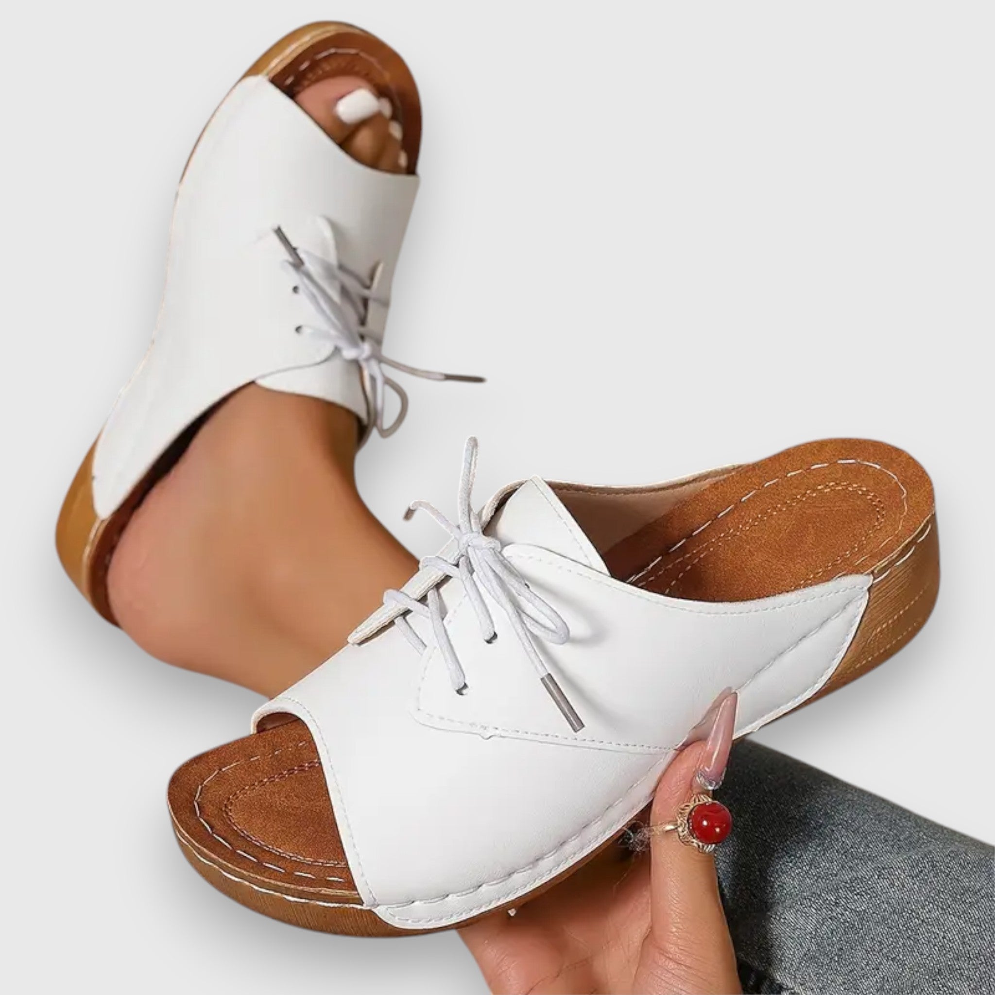 Marina - Chikke Peep-Toe Schnürsandalen