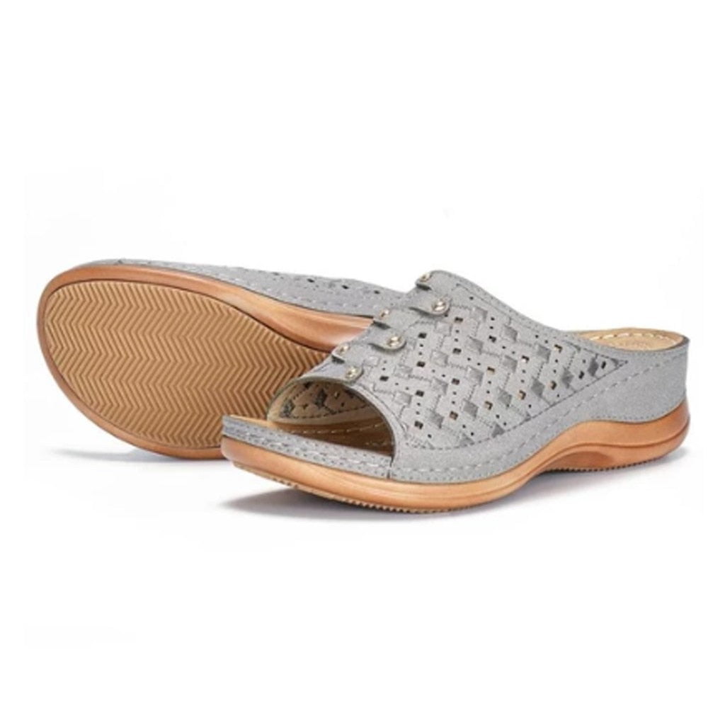 Deborah - Sandalen mit offenen Zehen und genagelten Details