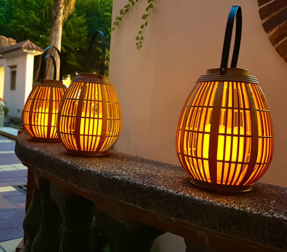 SunWeave Solarlaterne aus Rattan – Elegante Beleuchtung für die Außendekoration