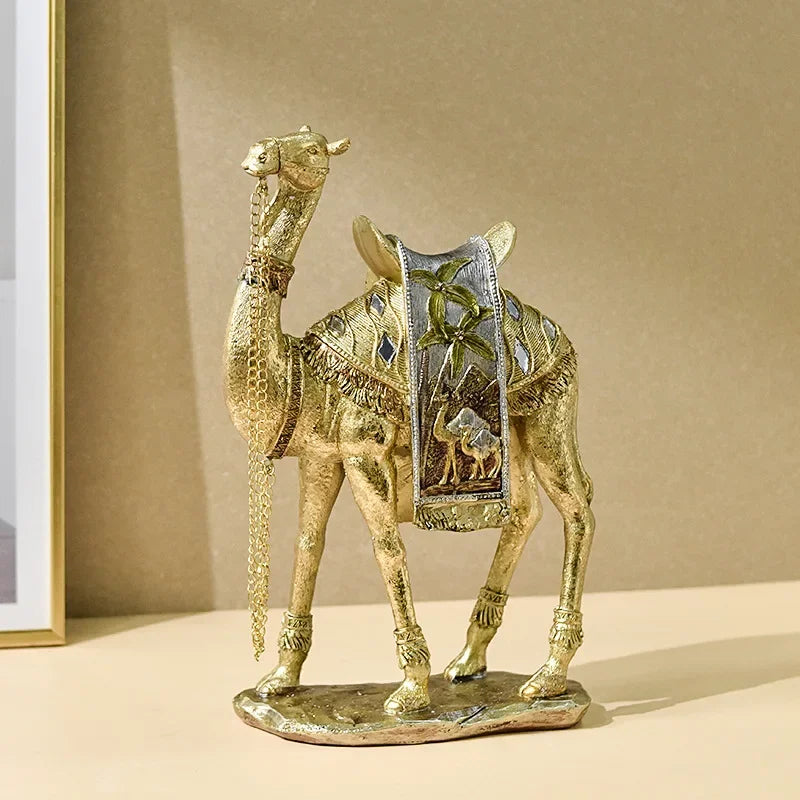 Desert Majesty Kamel Figur – Geschmückter Sattel und elegantes Finish