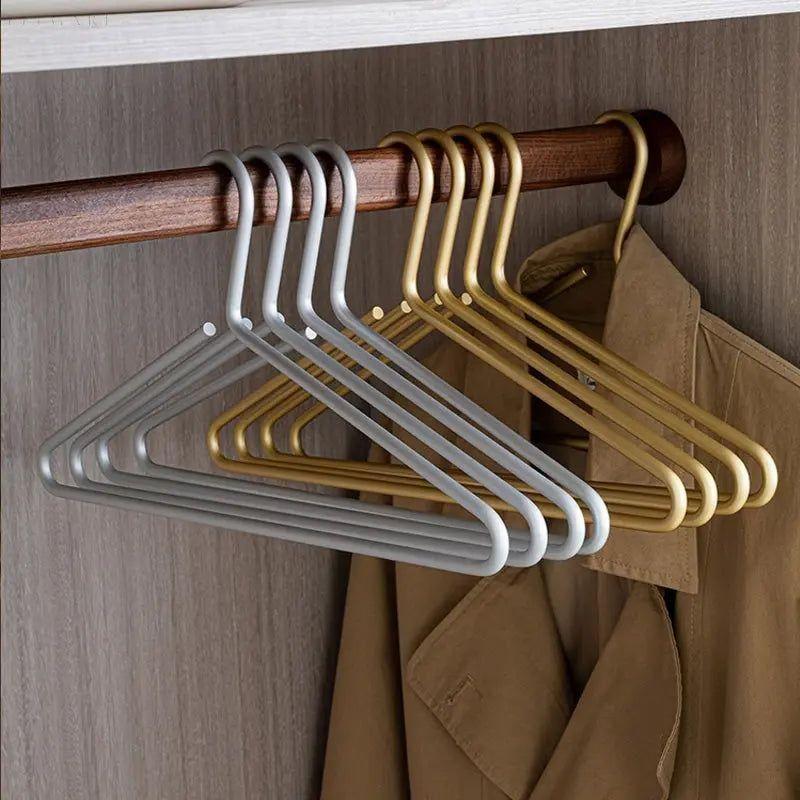 HangerSet - schlanke moderne Metallkleiderbügel (4+1 Stück)