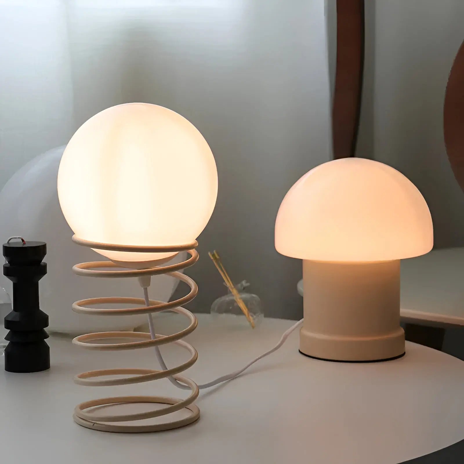 MoonGlow - Elegante Mondlampe für stimmungsvolle Beleuchtung und gemütliche Atmosphäre