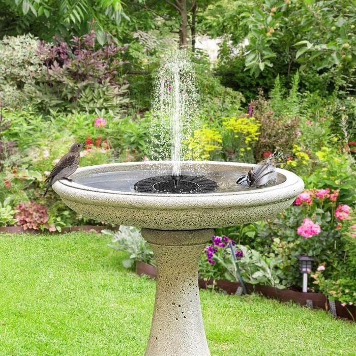 Sophia AquaGlow Solarbrunnen – Charmante Gartenvorlege
