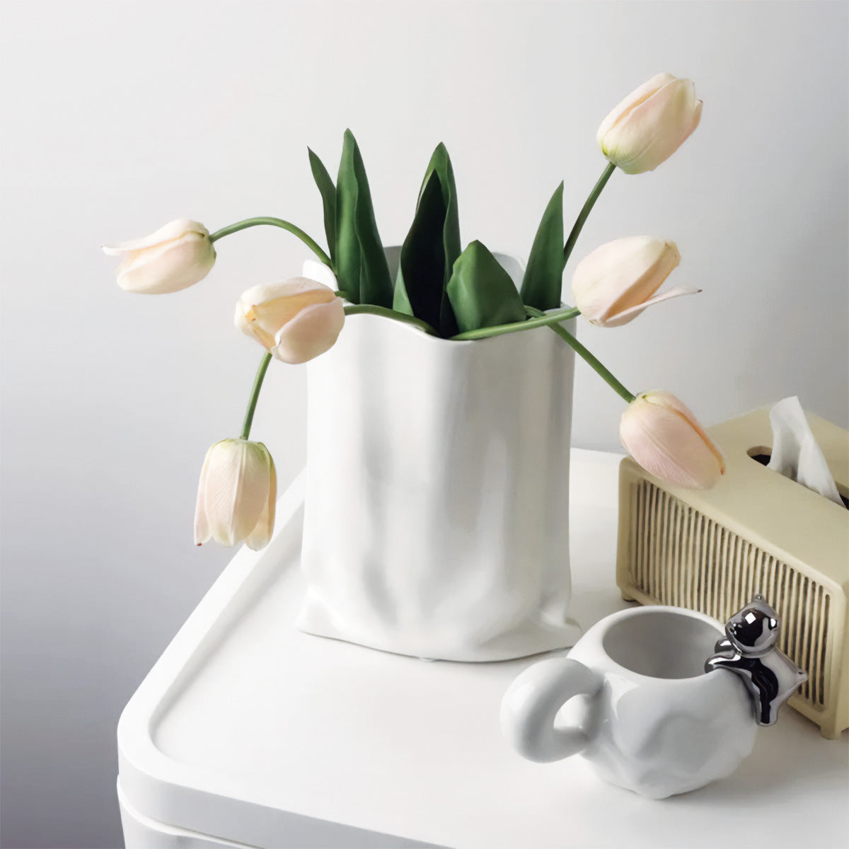 CurvaVase Moderne Skulpturale Vase – Stilvolles Geschwungenes Design für Elegante Einrichtung