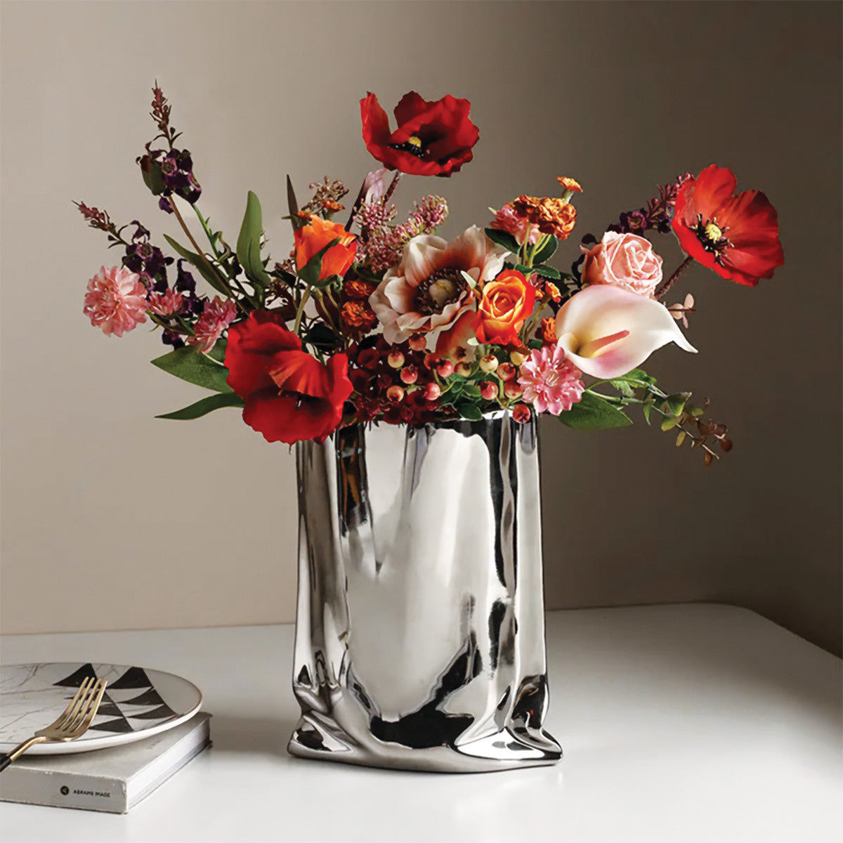 CurvaVase Moderne Skulpturale Vase – Stilvolles Geschwungenes Design für Elegante Einrichtung