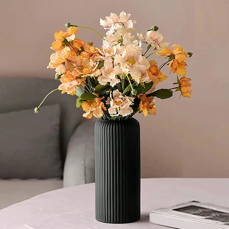 LineaForm Moderne Keramikvase – Künstlerische Gestreifte Dekoration