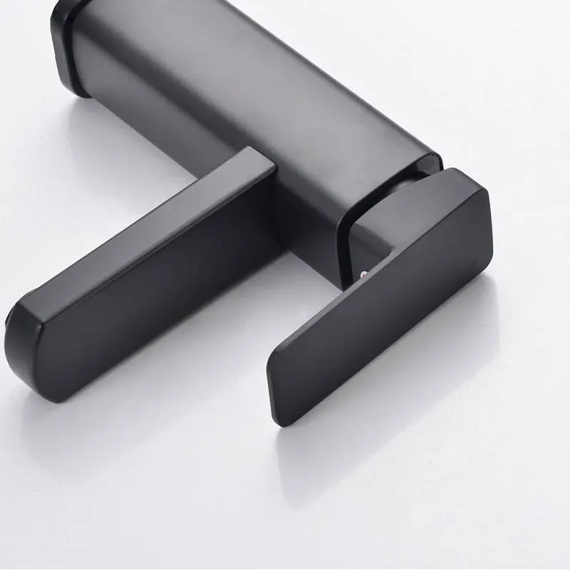 AquaLuxe Moderne Einhand-Waschtischarmatur – Stilvolles und Elegantes Design