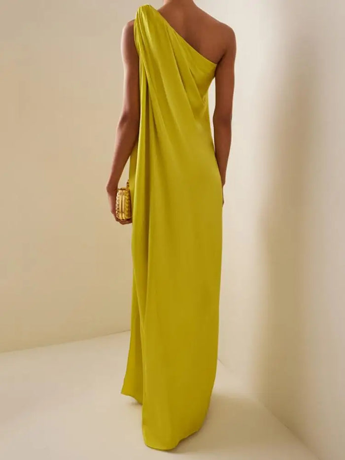 EleganceOne Asymmetrisches Maxikleid – Zeitloses Ein-Schulter-Kleid