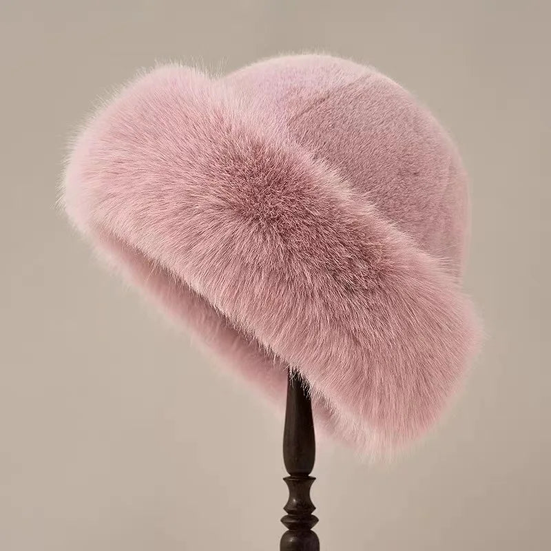 Sophie Luxe imitiert Pelzhut – warmes, elegantes Winteraccessoire für einen raffinierten Stil