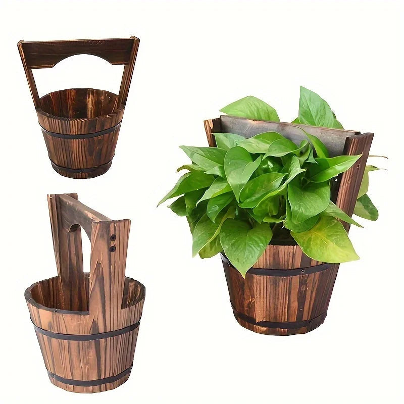 Rustikale Outdoor-Pflanzkästen im Fassstil – Klassische Gartenblumenkübel mit Holzoptik