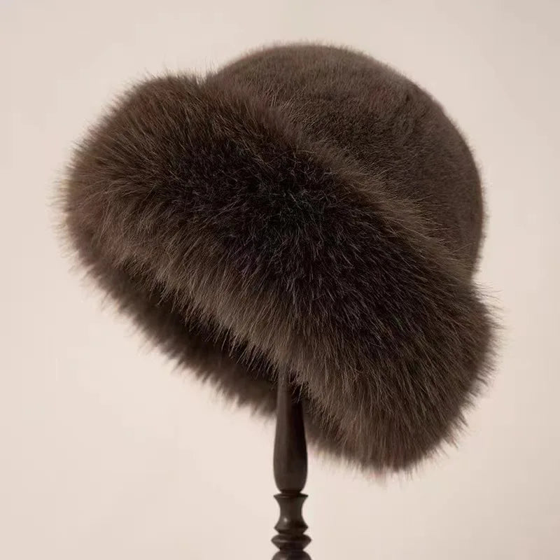 Sophie Luxe imitiert Pelzhut – warmes, elegantes Winteraccessoire für einen raffinierten Stil