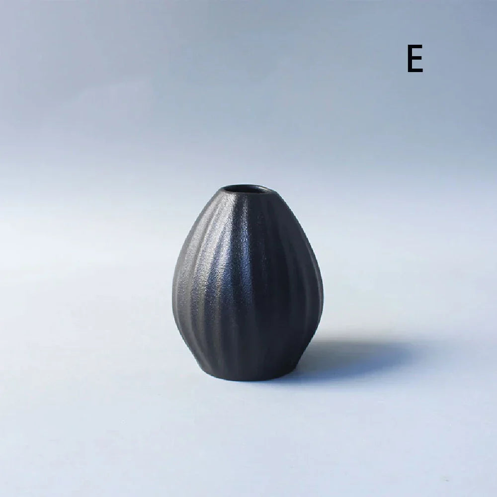 EllaForm Texturierte Keramikvase
