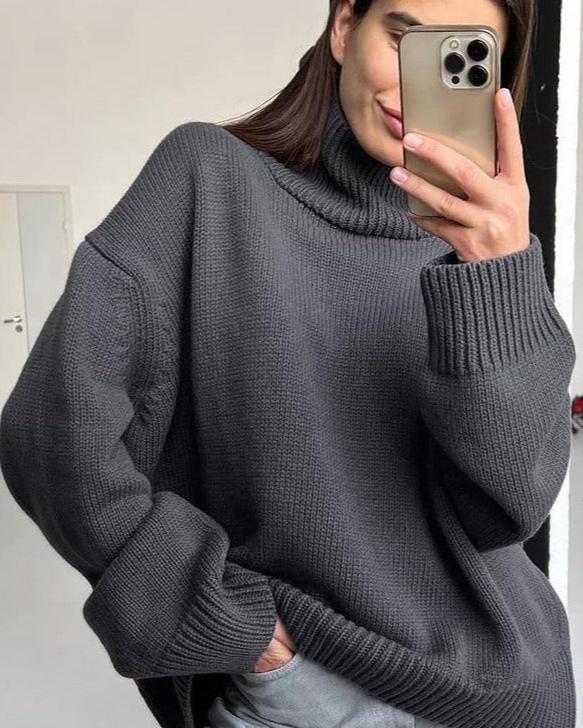 Sevi - Übergroßer gestrickter Rollkragenpullover