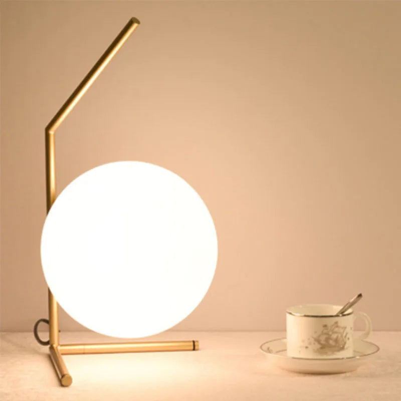 CozyGlow Elegante Tischlampe – Warme LED Beleuchtung für Gemütlichkeit und Stil